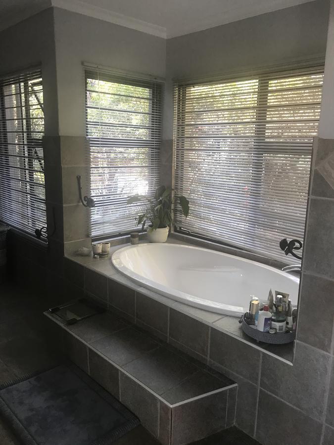 Koru Guesthouse Pretoria-Noord Esterno foto